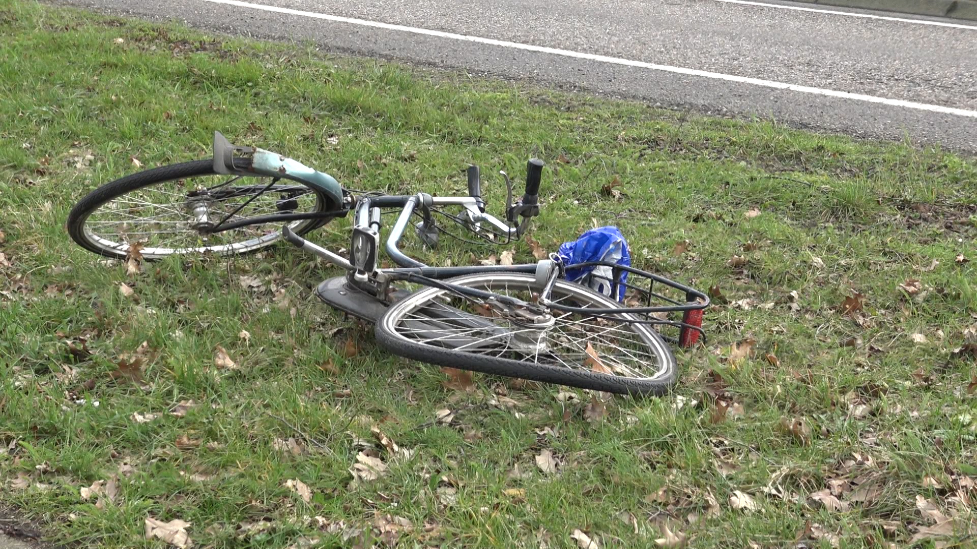 Traumaheli ingezet in Heythuysen na aanrijding fietser