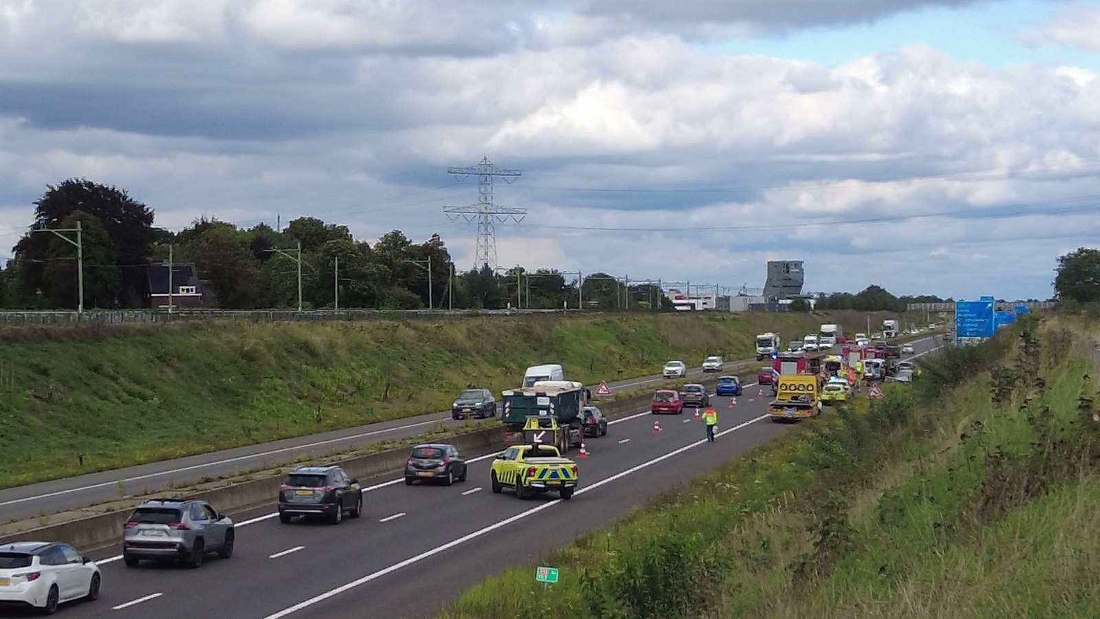 Ongeval in file op A73 bij Linne