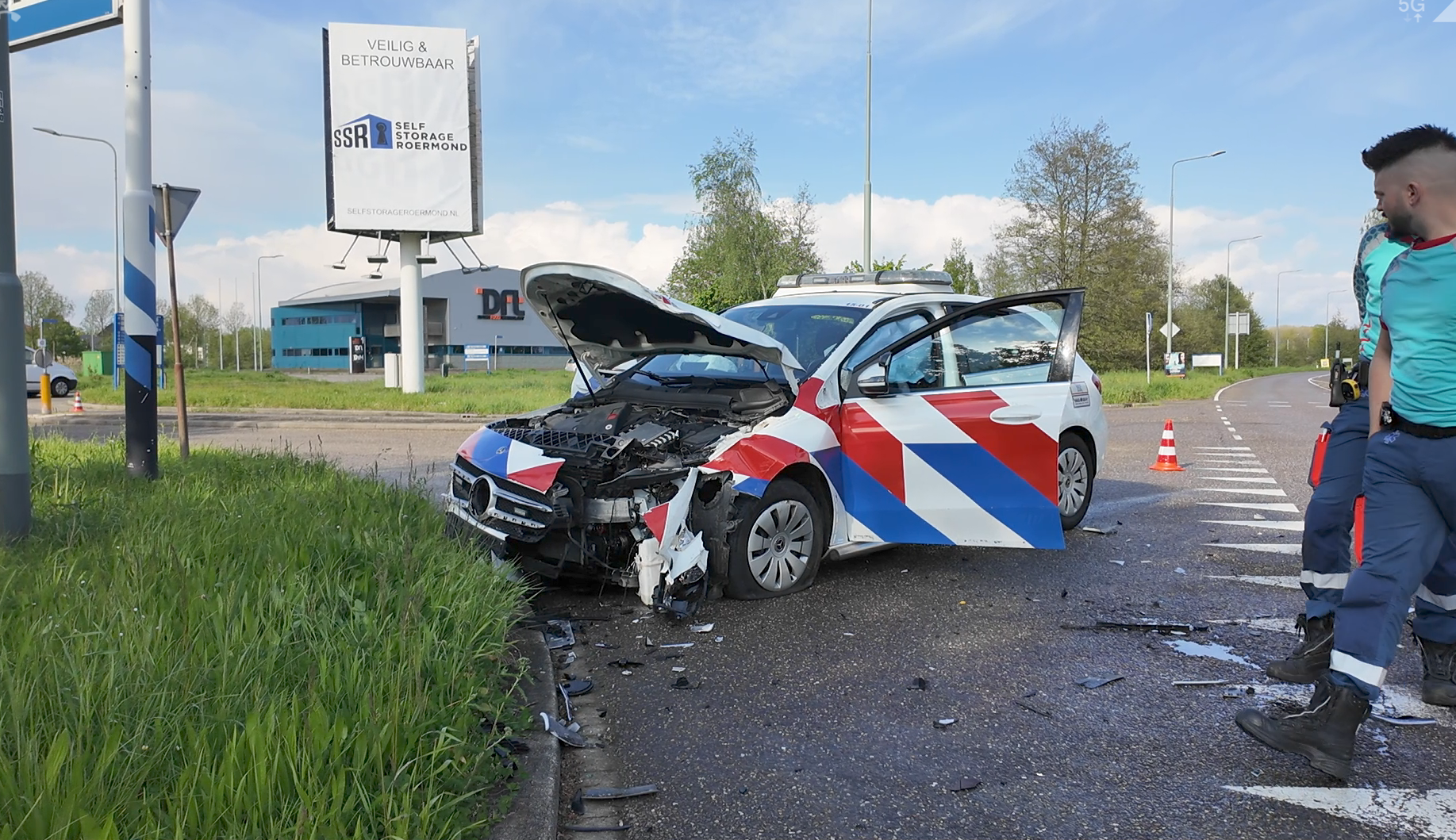 Politieauto betrokken bij ongeval Roermond