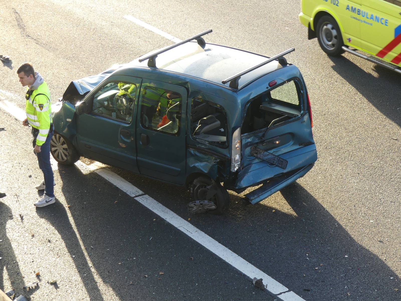 Auto en paardentransport botsen op A73 bij Venlo