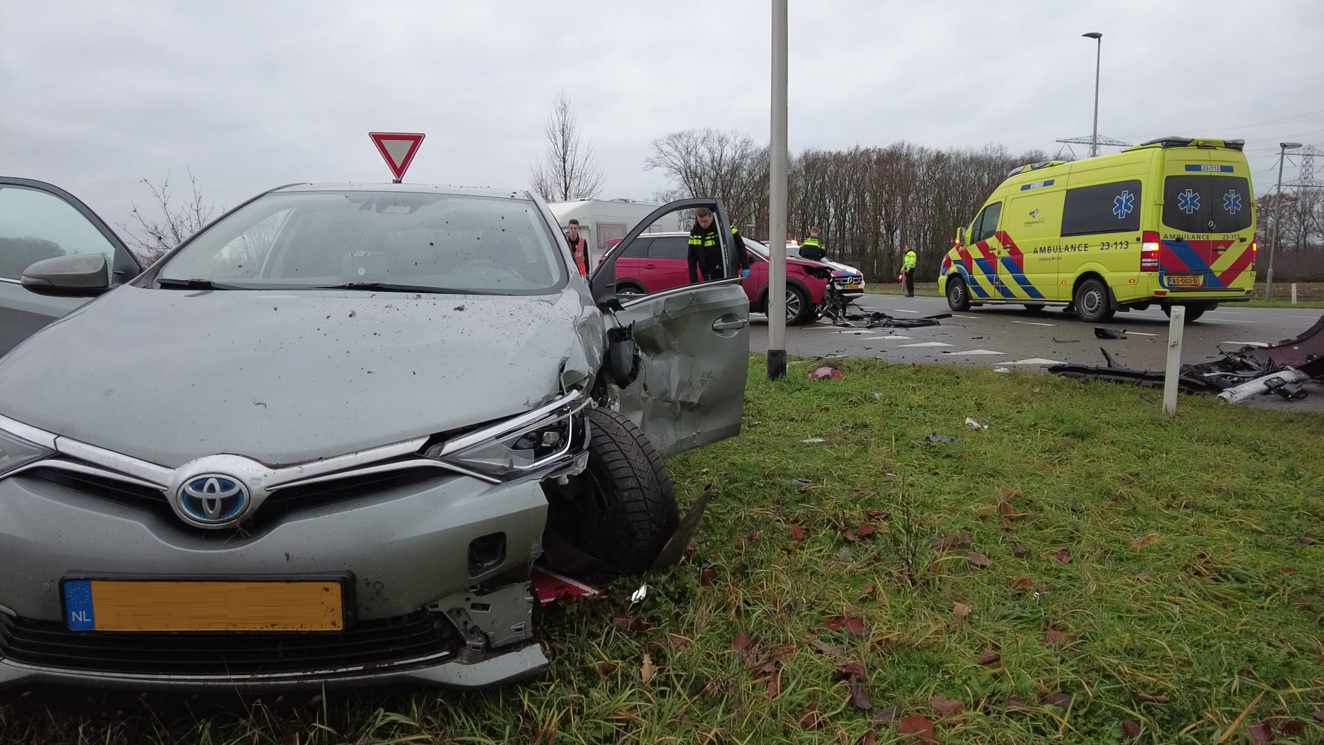 Gewonden bij verkeersongeval op Rijksweg in Maasbracht